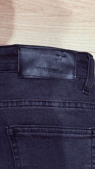 Pantalones vaqueros Zara azules marino talla 38