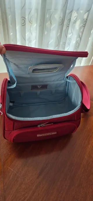 Neceser Roncato rígido rojo