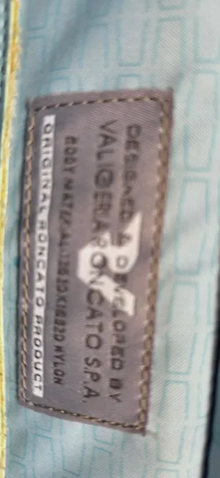 Neceser Roncato rígido rojo