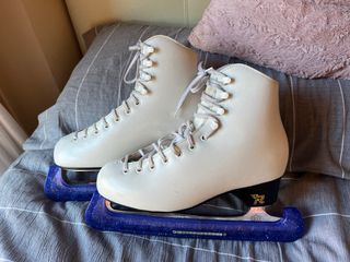 Patines de Hielo Blancos. VENUS RR