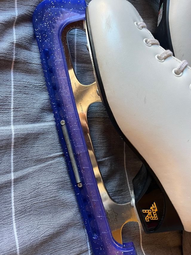 Patines de Hielo Blancos. VENUS RR