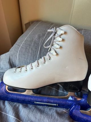Patines de Hielo Blancos. VENUS RR