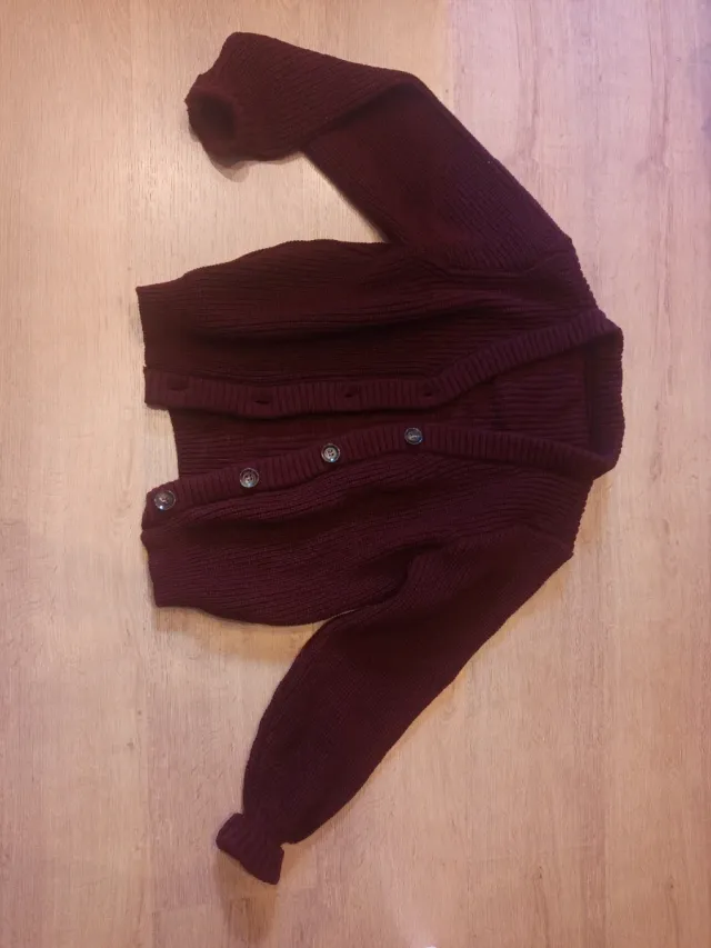 Chaqueta burdeos de punto