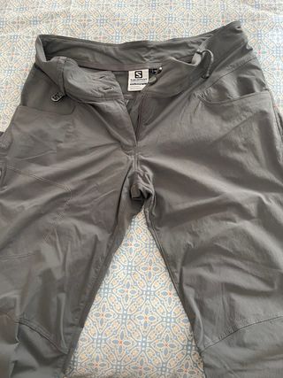 Pantalones trekking Salomon grises. Como nuevos.