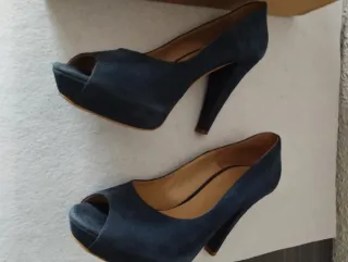 Zapatos de tacón azul peep toe