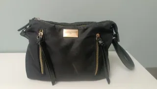 Bolso nylon negro con cremalleras doradas