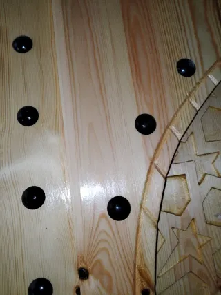 Puerta de madera maciza tallada