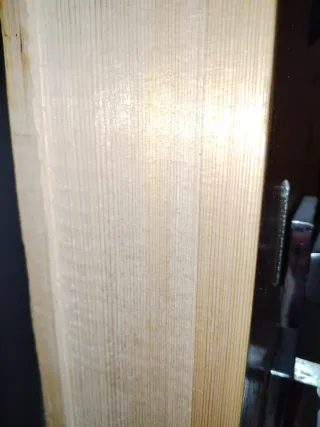 Puerta de madera maciza tallada