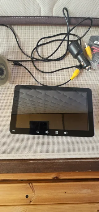 Pantalla para coche con soporte