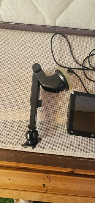 Pantalla para coche con soporte