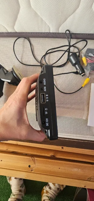 Pantalla para coche con soporte