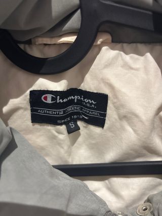 Abrigo Champion Gris de plumas