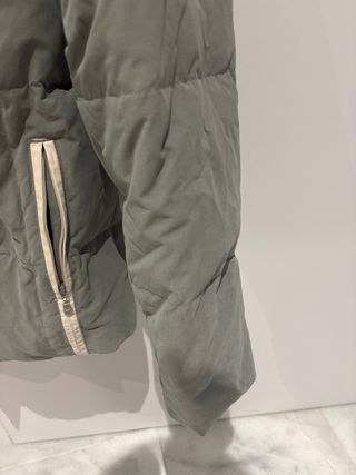 Abrigo Champion Gris de plumas