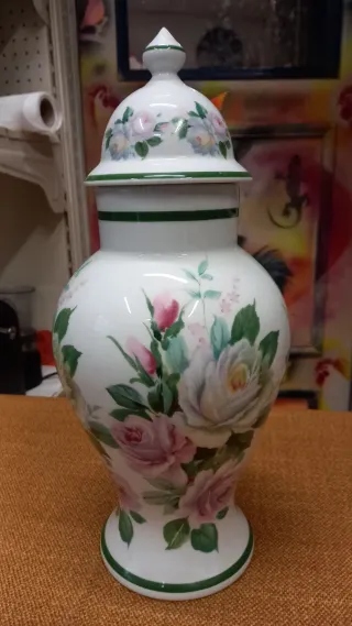 Limoges vaso in porcellana decorato