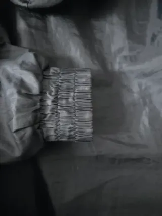 Chubasquero Negro y Verde con Capucha