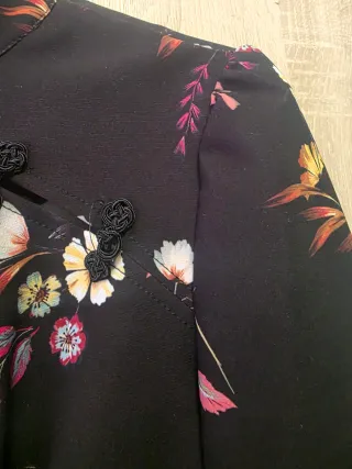 Vestido estampado floral negro