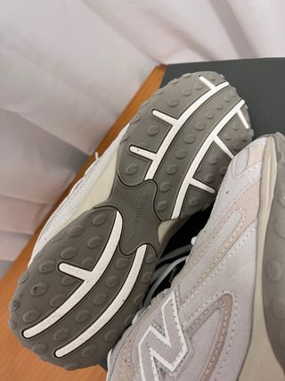 Zapatillas New Balance 204L Beige/Gris