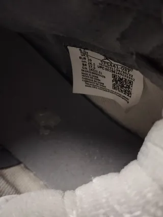 Zapatillas Jordan Gris y Blanco