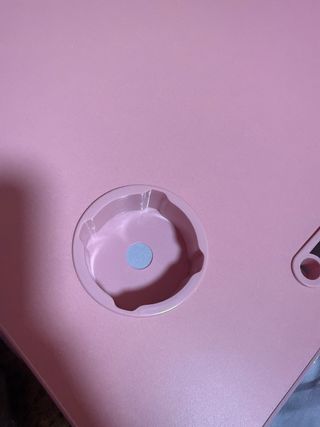 Mesa portátil con USB y posavasos