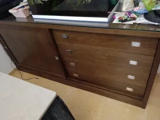 Muebles de salón madera oscura