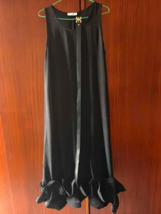 Vestido negro largo con cinturón