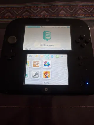 Nintendo 2DS Negra + Accesorios