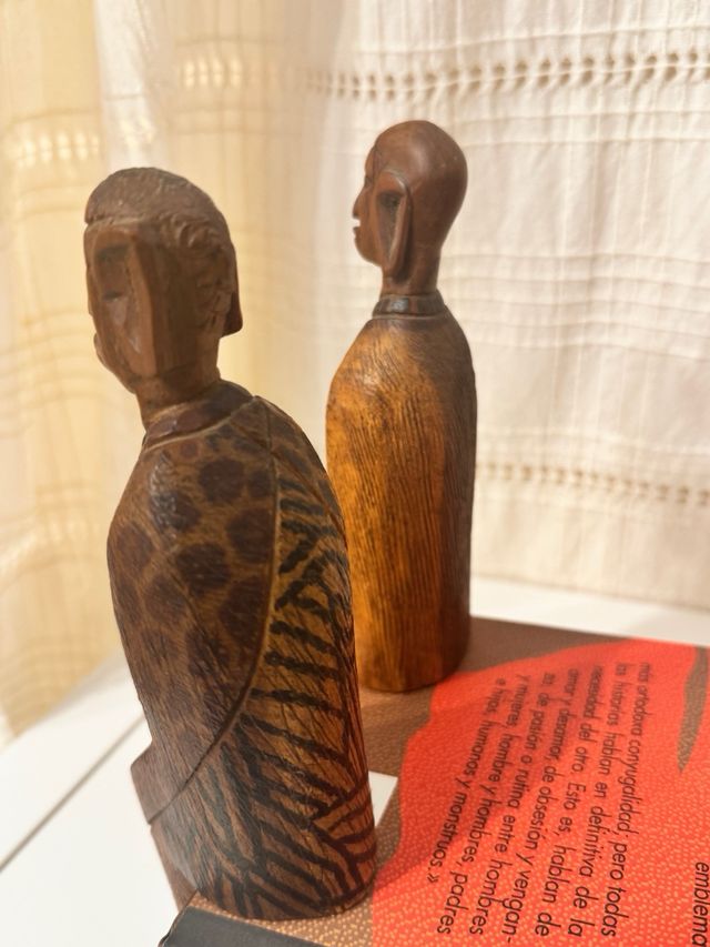 Fermalibri Masai intagliati a mano