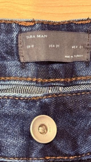 Jeans Zara Azules Rotos con Cremalleras talla 40