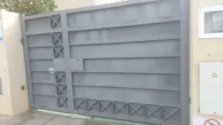 Puertas garaje con motor automático. Solo Recoger