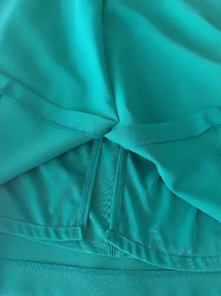 Vestido verde con volante