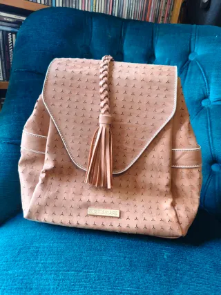 Mochila efecto piel María Mare. Nueva.