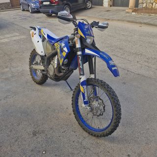 Moto Enduro Husaberg FE 450 Azul/Amarillo