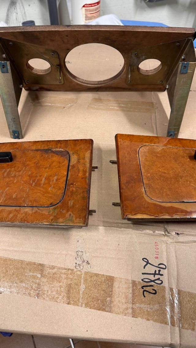 Salpicadero y guanteras nogal Mini Clásico