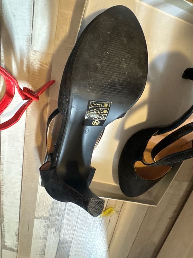 Zapatos BOTTINE Negros Tacón Correa