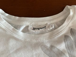 Camiseta Desigual Blanca con Estampado Floral