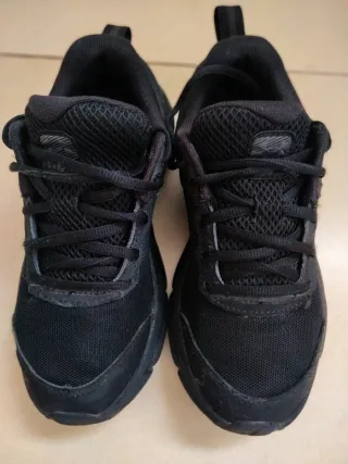 Zapatillas niño negras nuevas