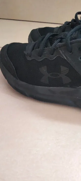 Zapatillas niño negras nuevas