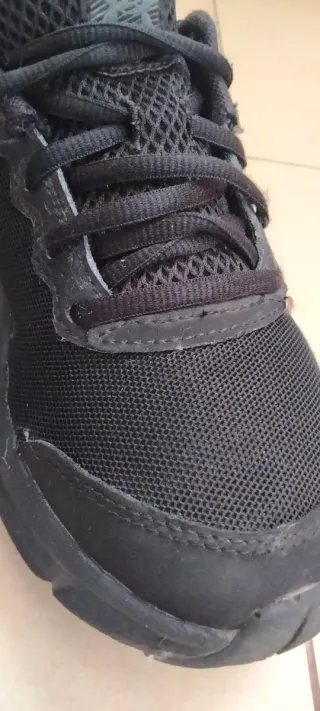 Zapatillas niño negras nuevas