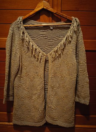 Chaqueta beige con flecos