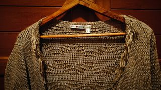 Chaqueta beige con flecos