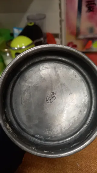 Vaso in peltro 95% decorato