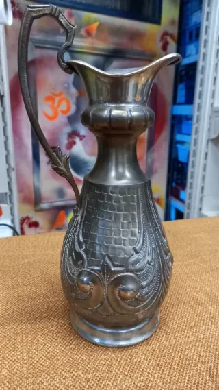 Vaso in peltro 95% decorato