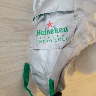 Gorra polar Heineken plateada y blanca