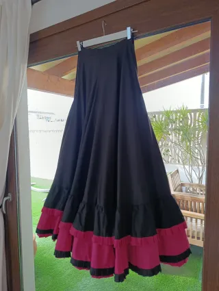 Falda flamenca baile volantes rosa y negro