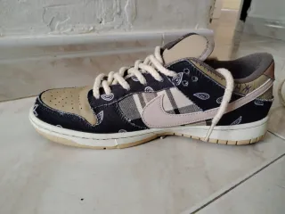 Zapatillas Nike Dunk SB Beige y Negro
