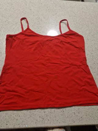Top rojo de tirantes mujer