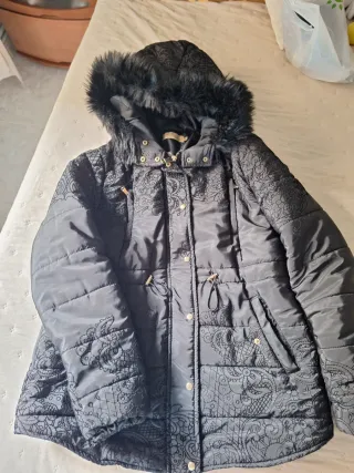 Plumas negro con bordados