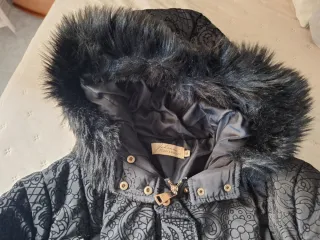 Plumas negro con bordados