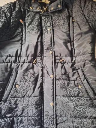 Plumas negro con bordados