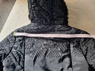 Plumas negro con bordados